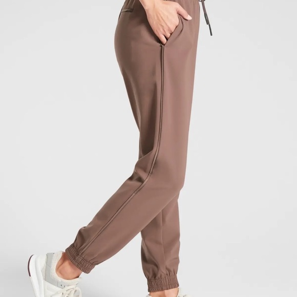 Athleta Metropolis Primatwill Jogger Lifestyle Travel Pant #530639 NWT! 12 - Picture 3 of 10
